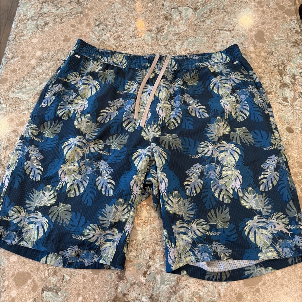 Men’s Size XL Tommy Bahama Blue Swim Shorts